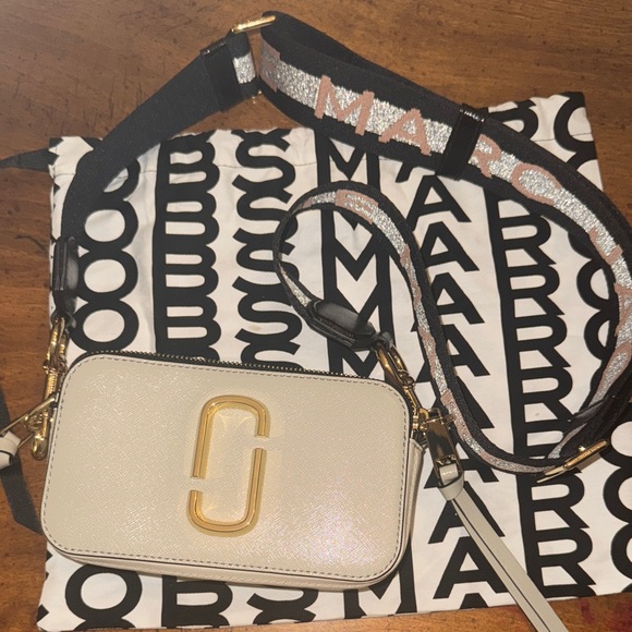 Marc Jacobs Sanpshot - Picture 1 of 7
